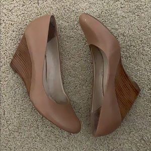 Women’s Tan Wedge